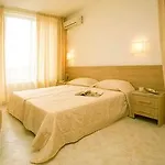 Menada Sunset Apartment Kosharitsa